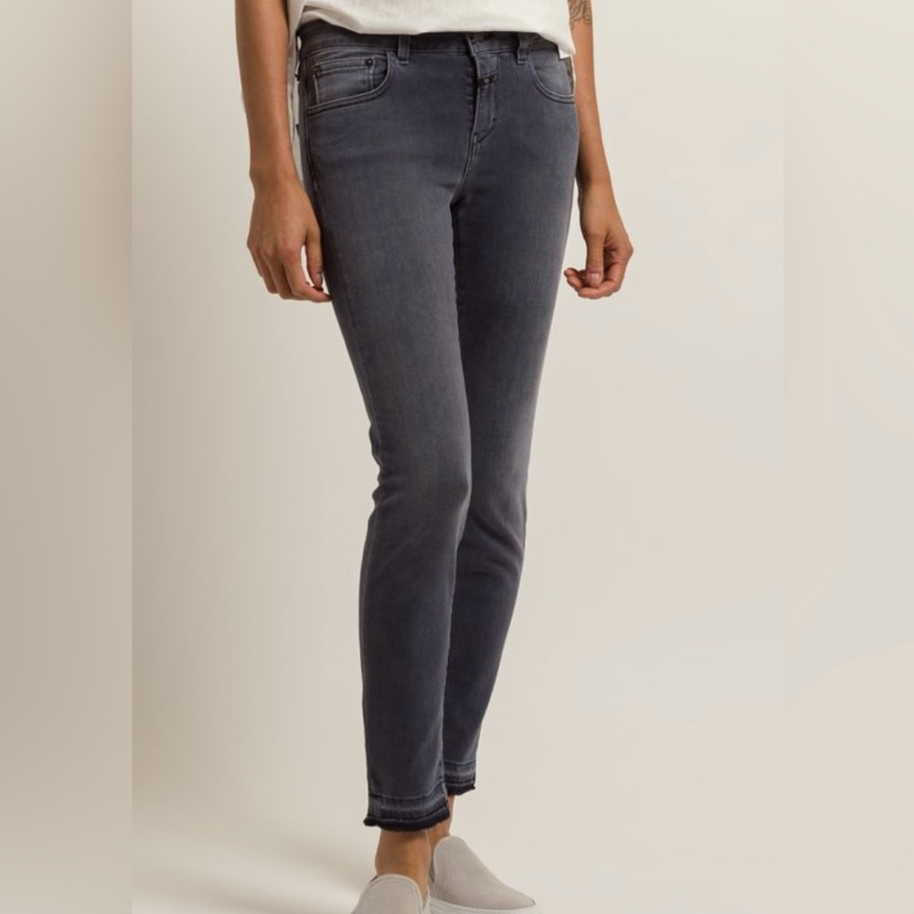 CLOSED Baker Cropped Distressed Hem Jeans in Open Hem